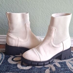 CHELSEA ANKLE BOOTS
